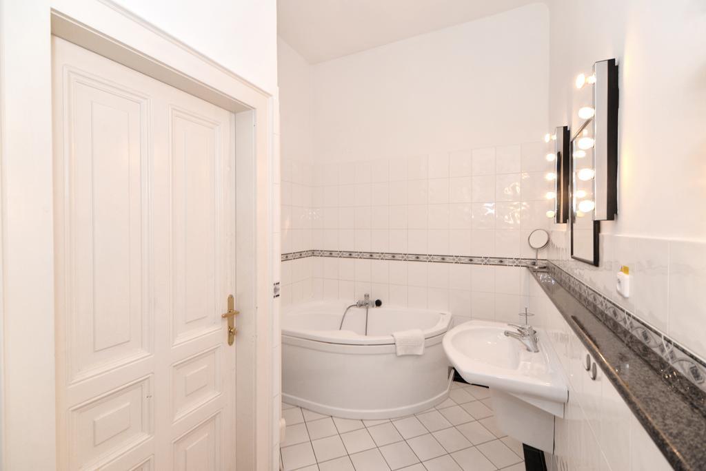 Historic Centre Apartments IV Prague Room photo